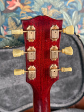 Load image into Gallery viewer, 1968 Gibson Hummingbird