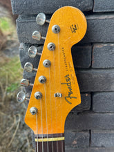 Load image into Gallery viewer, 1964 Fender Stratocaster Fiesta Red