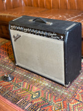 Load image into Gallery viewer, 1965 Fender Vibrolux Reverb