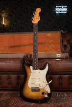 Load image into Gallery viewer, 1960 Fender Stratocaster