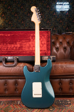 Load image into Gallery viewer, 1969 Fender Stratocaster Lake Placid Blue