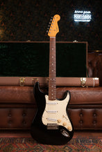 Load image into Gallery viewer, Tokai Springy Sound Black