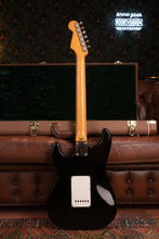 Load image into Gallery viewer, Tokai Springy Sound Black