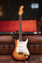Load image into Gallery viewer, 1965 Fender Stratocaster L series