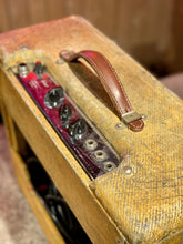Load image into Gallery viewer, 1950 Fender Deluxe amp