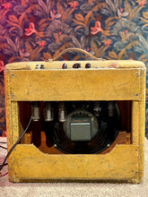 Load image into Gallery viewer, 1950 Fender Deluxe amp
