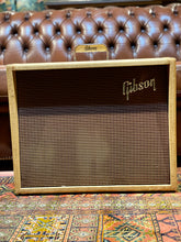Load image into Gallery viewer, 1960 Gibson GA 14 Titan