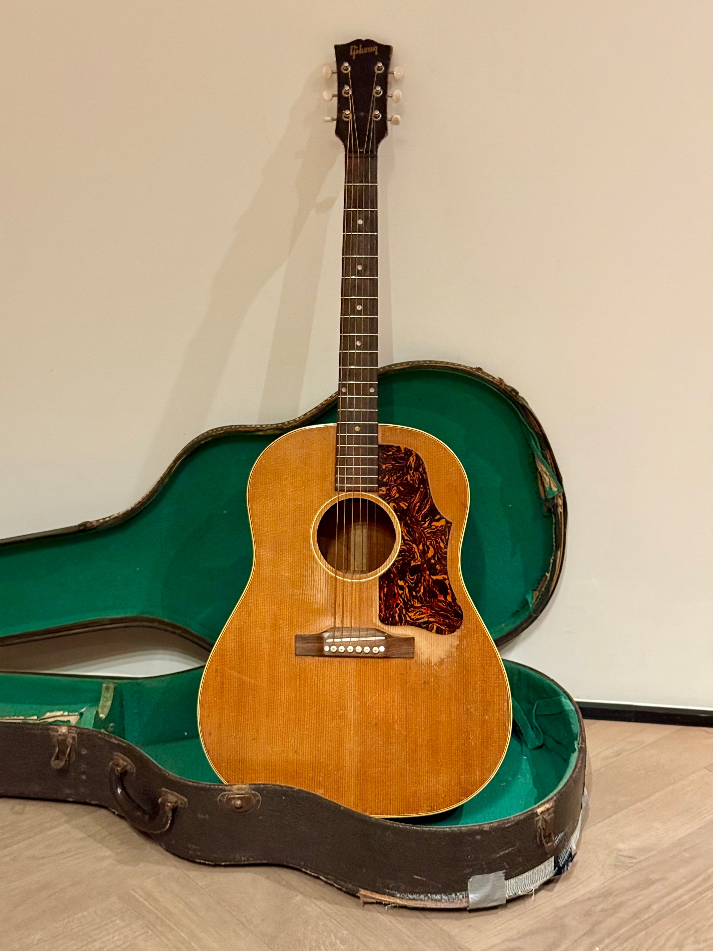 1956 Gibson J50 – Know Your Vintage Guitars
