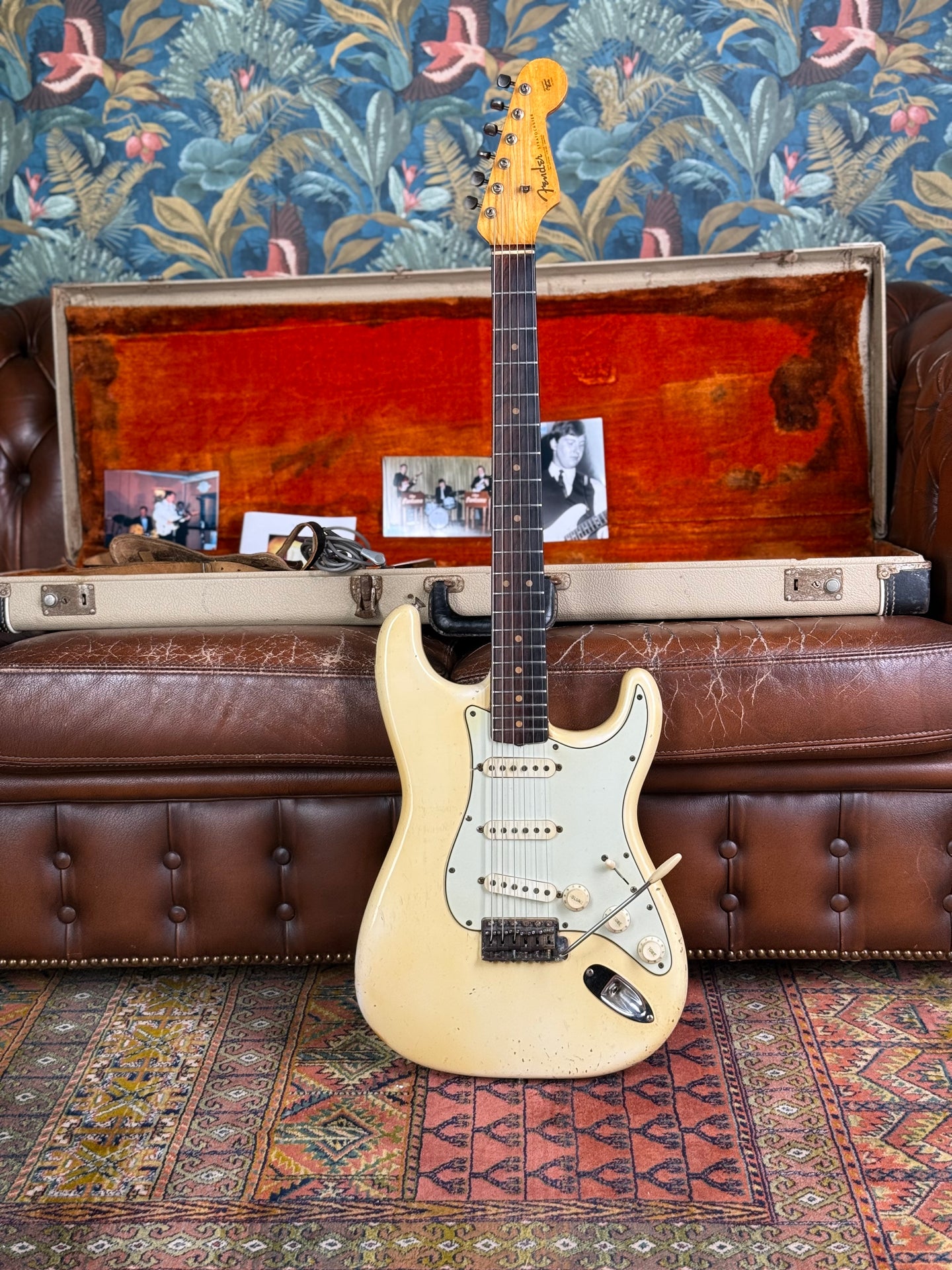 1964 Fender Stratocaster Olympic White