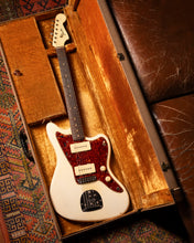 Load image into Gallery viewer, 1964 Fender Jazzmaster Olympic White
