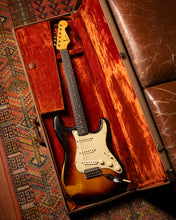 Load image into Gallery viewer, 1962 Fender Stratocaster
