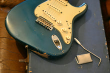 Load image into Gallery viewer, 1963 Fender Stratocaster Lake Placid Blue
