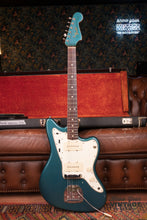 Load image into Gallery viewer, 1964 Fender Jazzmaster Lake Placid Blue
