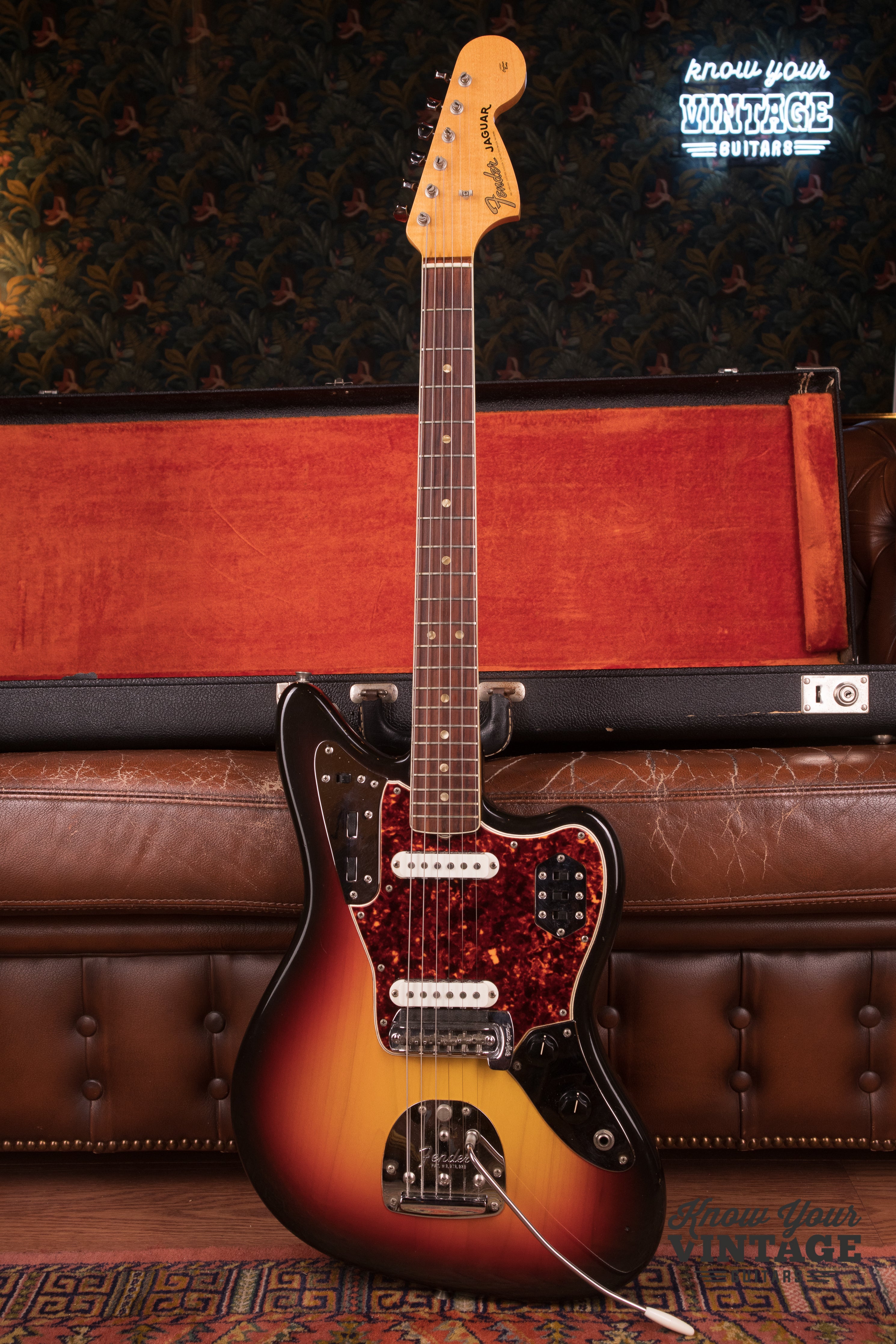 Fender 1965〜1966 Jaguar ジャガー Fender Jaguar Solid Body Electric Guitar (1966) | RetroFret
