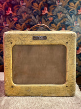 Load image into Gallery viewer, 1950 Fender Deluxe amp
